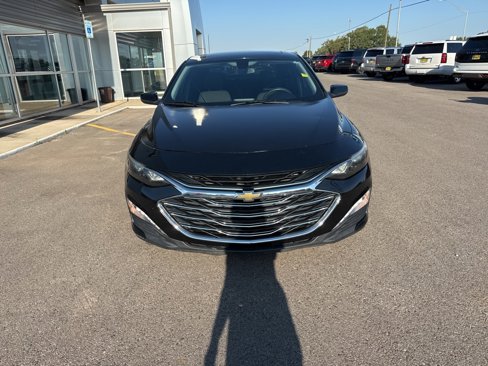 Used 2020 Chevrolet Malibu LT image 2