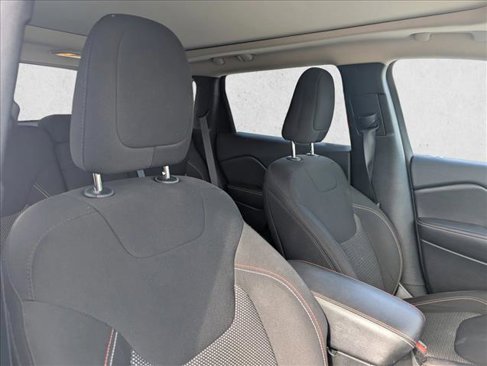 Used 2016 Jeep Cherokee 75th Anniversary image 30