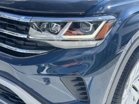 Certified 2020 Volkswagen Atlas Cross Sport SE w/ Panoramic Sunroof Package image 9
