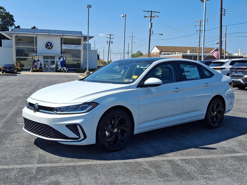 New 2025 Volkswagen Jetta SE image 2
