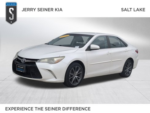 Used 2015 Toyota Camry XSE image 1