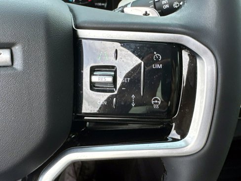 New 2024 Land Rover Discovery Sport S image 27