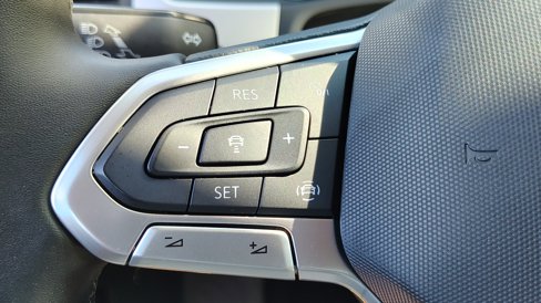 Used 2021 Volkswagen Atlas SE image 15