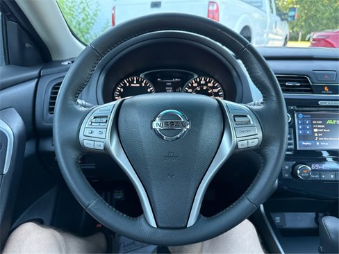 Used 2015 Nissan Altima 2.5 SV w/ Convenience Package image 19