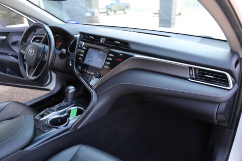 Used 2018 Toyota Camry XSE image 22