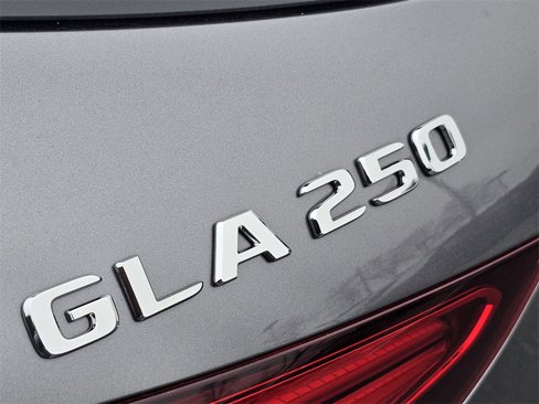 New 2025 Mercedes-Benz GLA 250 image 12
