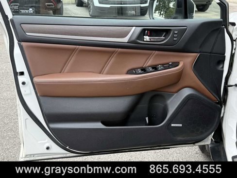 Used 2018 Subaru Outback 3.6R Touring image 12