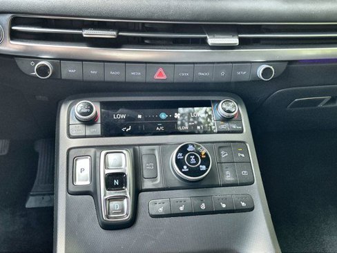 Used 2024 Hyundai Palisade Calligraphy image 23