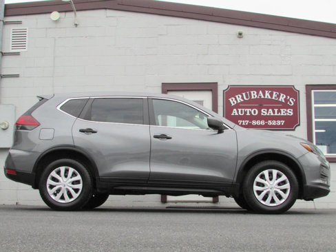 Used 2019 Nissan Rogue S image 1