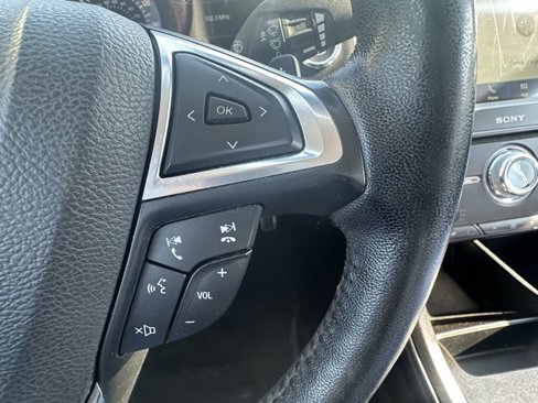 Used 2018 Ford Fusion Titanium image 11