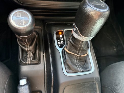 Used 2019 Jeep Wrangler Unlimited Sahara image 34