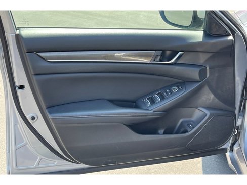 Used 2018 Honda Accord Sport image 11