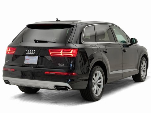 Used 2017 Audi Q7 3.0T Premium image 3