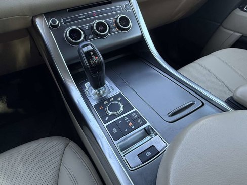 Used 2017 Land Rover Range Rover Sport SE image 15