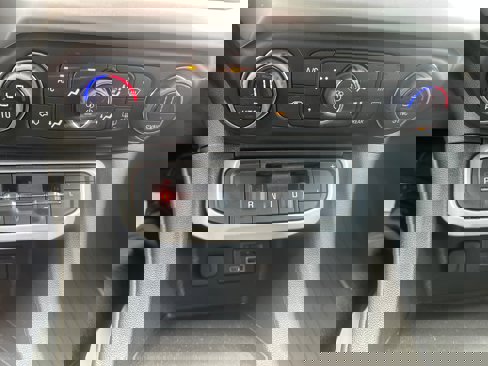 Used 2023 GMC Acadia SLT w/ Technology Package image 21
