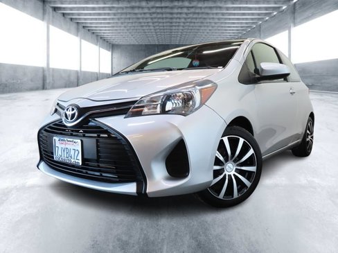 Used 2015 Toyota Yaris L image 2
