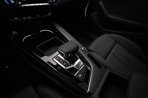Used 2025 Audi A4 2.0T Premium image 16