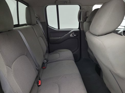 Used 2018 Nissan Frontier SV image 19
