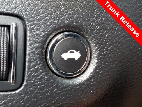 Used 2015 Dodge Challenger R/T Scat Pack w/ Scat Pack Appearance Package image 18