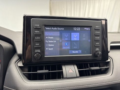 Used 2019 Toyota RAV4 LE image 20