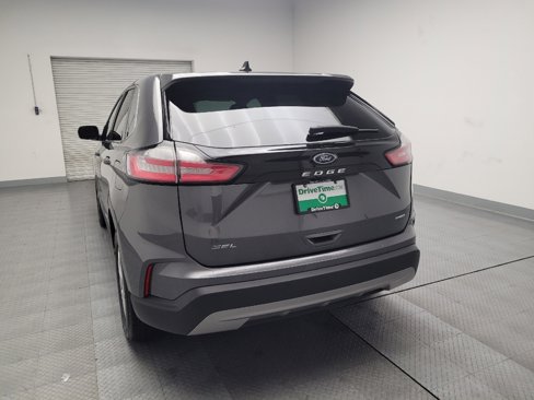Used 2024 Ford Edge SEL image 6