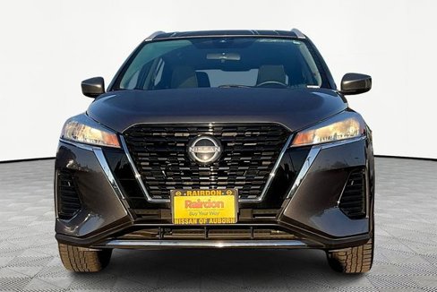 Used 2023 Nissan Kicks SV image 3
