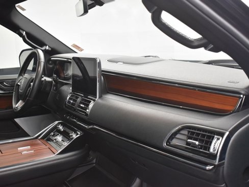 Used 2020 Lincoln Navigator Reserve w/ Luxury Package image 6