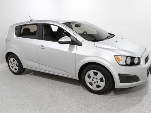 Used 2016 Chevrolet Sonic LS image 1