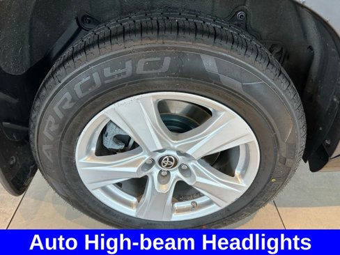 Used 2021 Toyota Highlander LE image 8