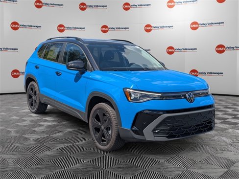 New 2025 Volkswagen Taos SE image 3