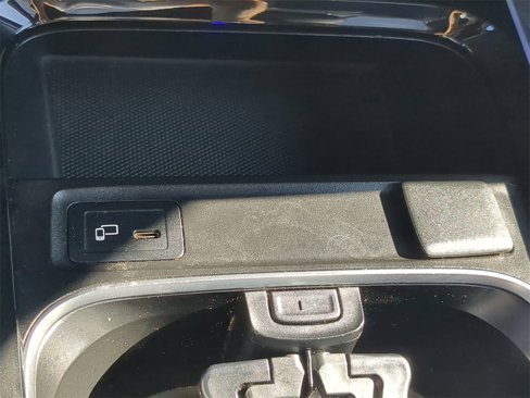 Used 2021 Mercedes-Benz GLB 250 w/ Premium Package image 24
