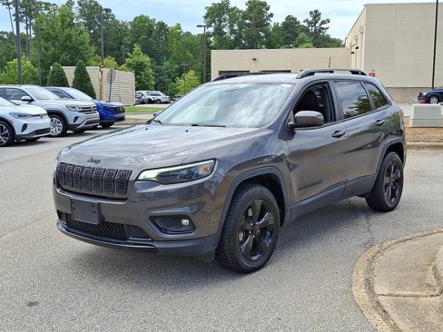 Used 2020 Jeep Cherokee Latitude Plus image 3