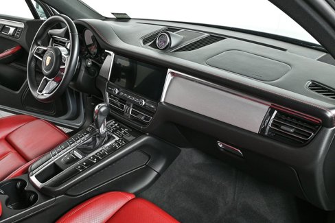 Certified 2021 Porsche Macan S image 25