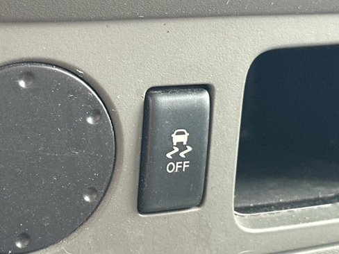 Used 2018 Nissan Frontier SV image 21