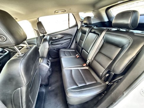 Used 2022 GMC Terrain SLT w/ Tech Package image 25