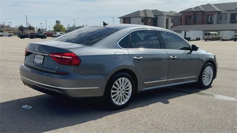 Used 2016 Volkswagen Passat 1.8T SE image 8