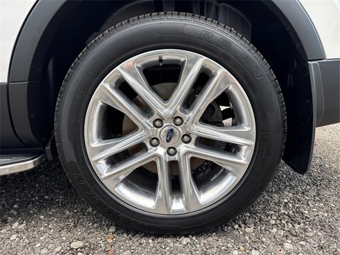 Used 2017 Ford Explorer XLT w/ Equipment Group 202A image 28