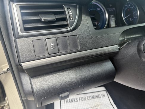 Used 2015 Toyota Camry LE image 8