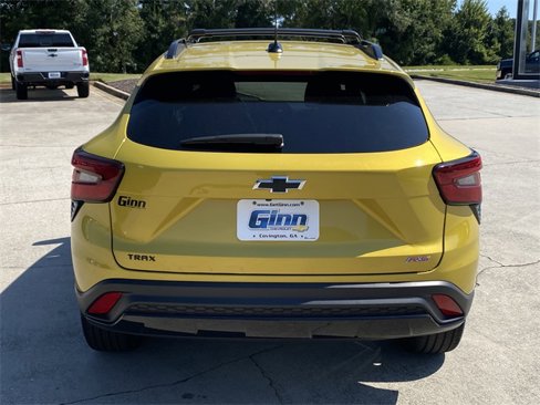 Used 2024 Chevrolet Trax RS w/ Sunroof Package image 4