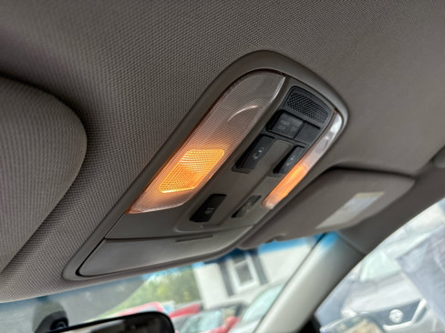 Used 2018 Kia Sedona LX w/ LX Essentials Premium Package image 26