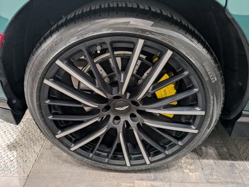 Used 2024 Aston Martin DBX 707 image 4