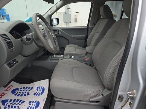 Used 2019 Nissan Frontier SV image 9