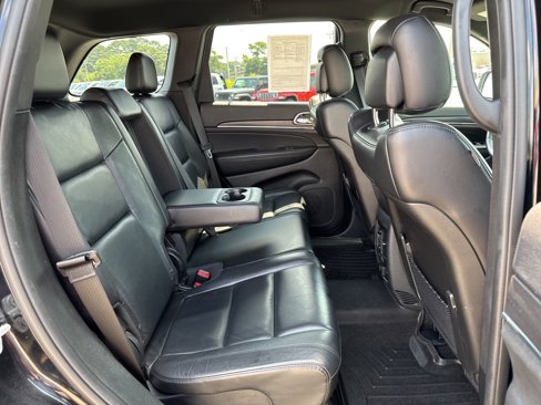 Used 2018 Jeep Grand Cherokee Limited image 18