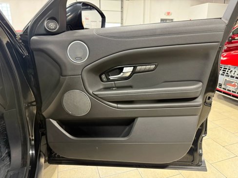 Used 2016 Land Rover Range Rover Evoque SE Premium image 30