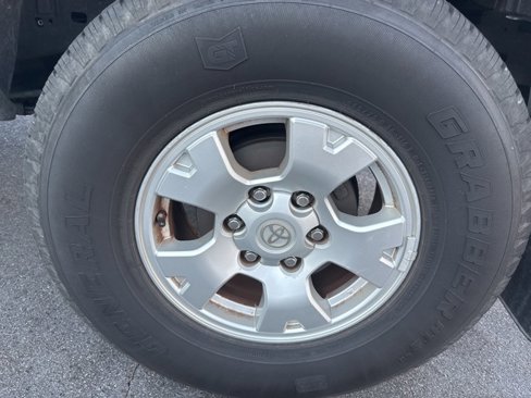 Used 2015 Toyota Tacoma PreRunner image 9