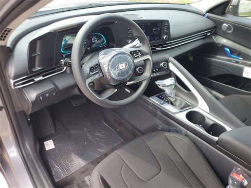 New 2025 Hyundai Elantra Blue image 16