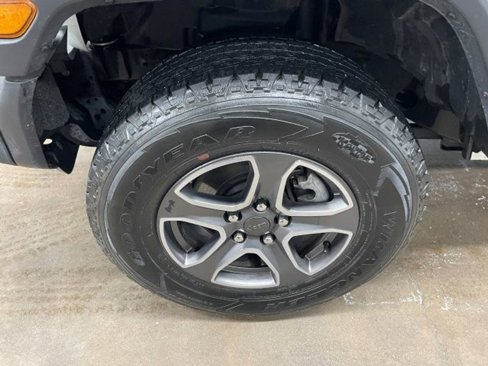 Used 2019 Jeep Wrangler Sport image 4