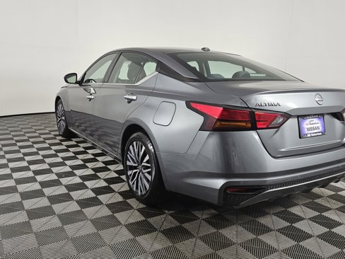 Used 2023 Nissan Altima 2.5 SV image 6