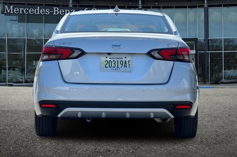 Used 2022 Nissan Versa SV image 5