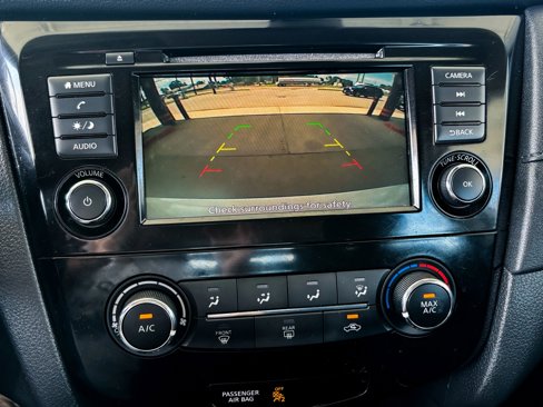 Used 2019 Nissan Rogue S image 22